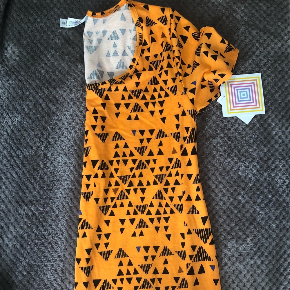 NWT LuLaRoe XXS Classic Tee